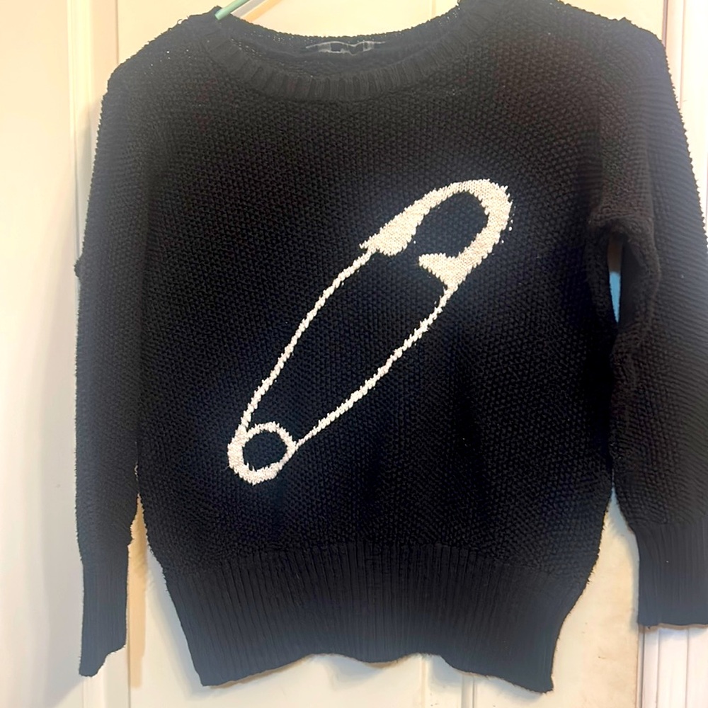 Are you a “safe” person? Women’s size small beautiful knit sweater.